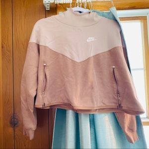 nike sweatshirt cropped